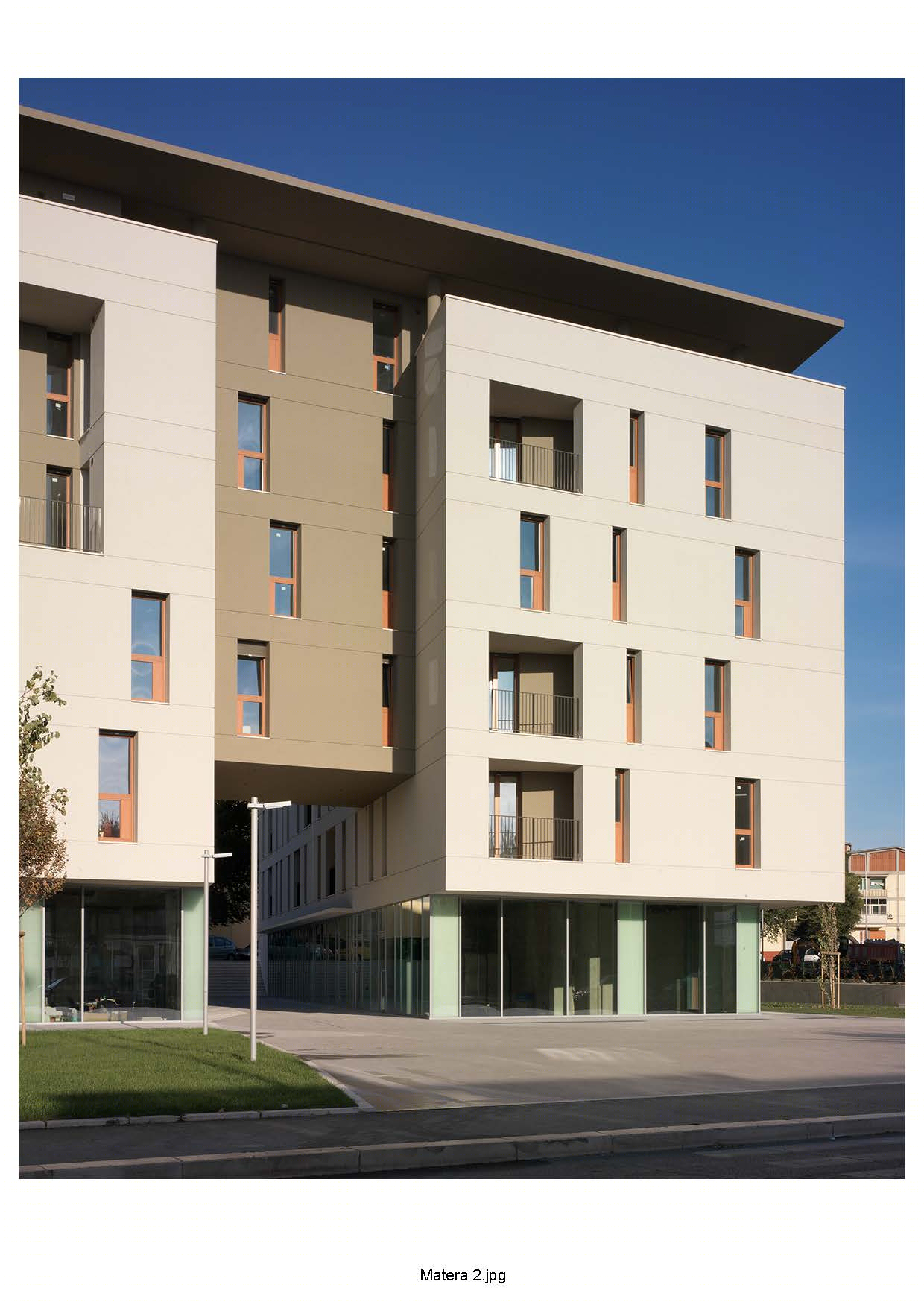 Complesso residenziale e commerciale in via Dante a Matera-1