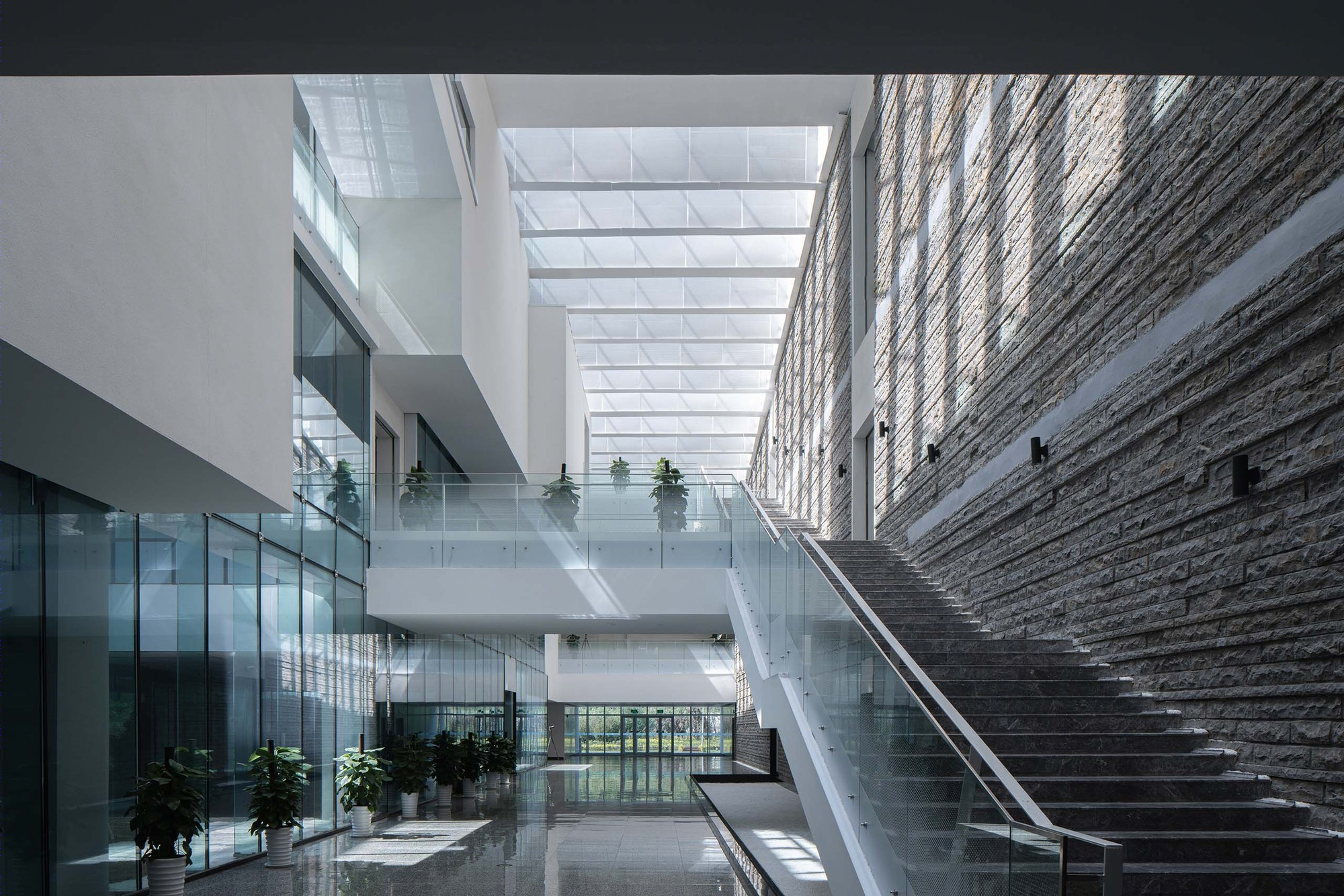 济南龙洞停车多功能建筑-17
