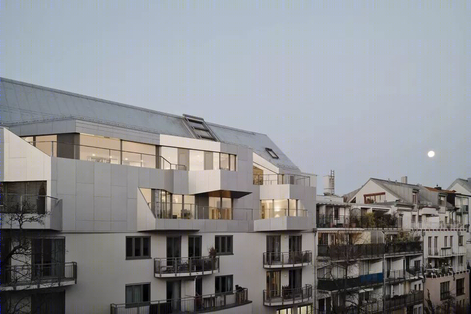 慕尼黑 R11 屋顶加建住宅 | 木结构编织室内外空间-9