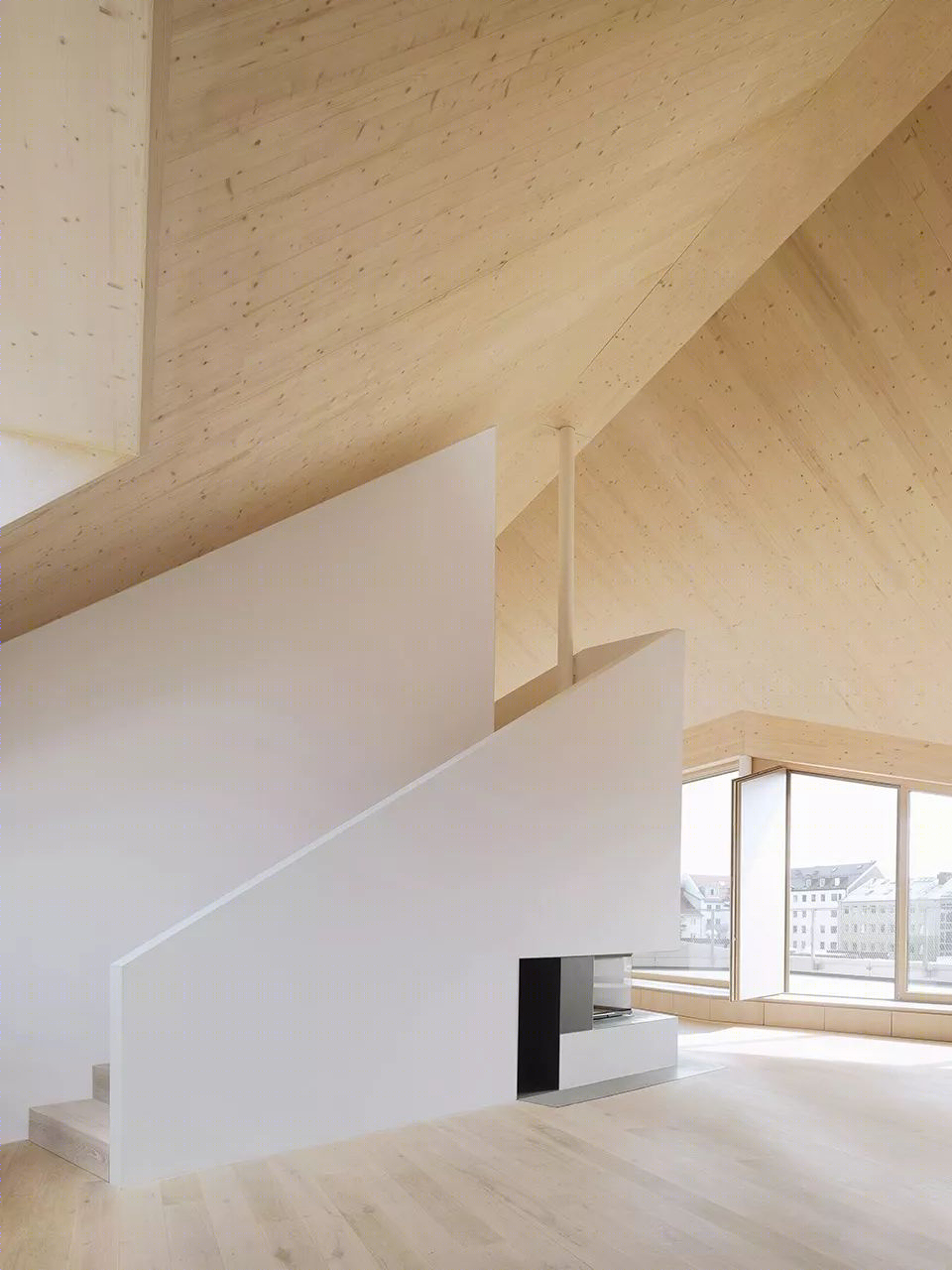慕尼黑 R11 屋顶加建住宅 | 木结构编织室内外空间-16