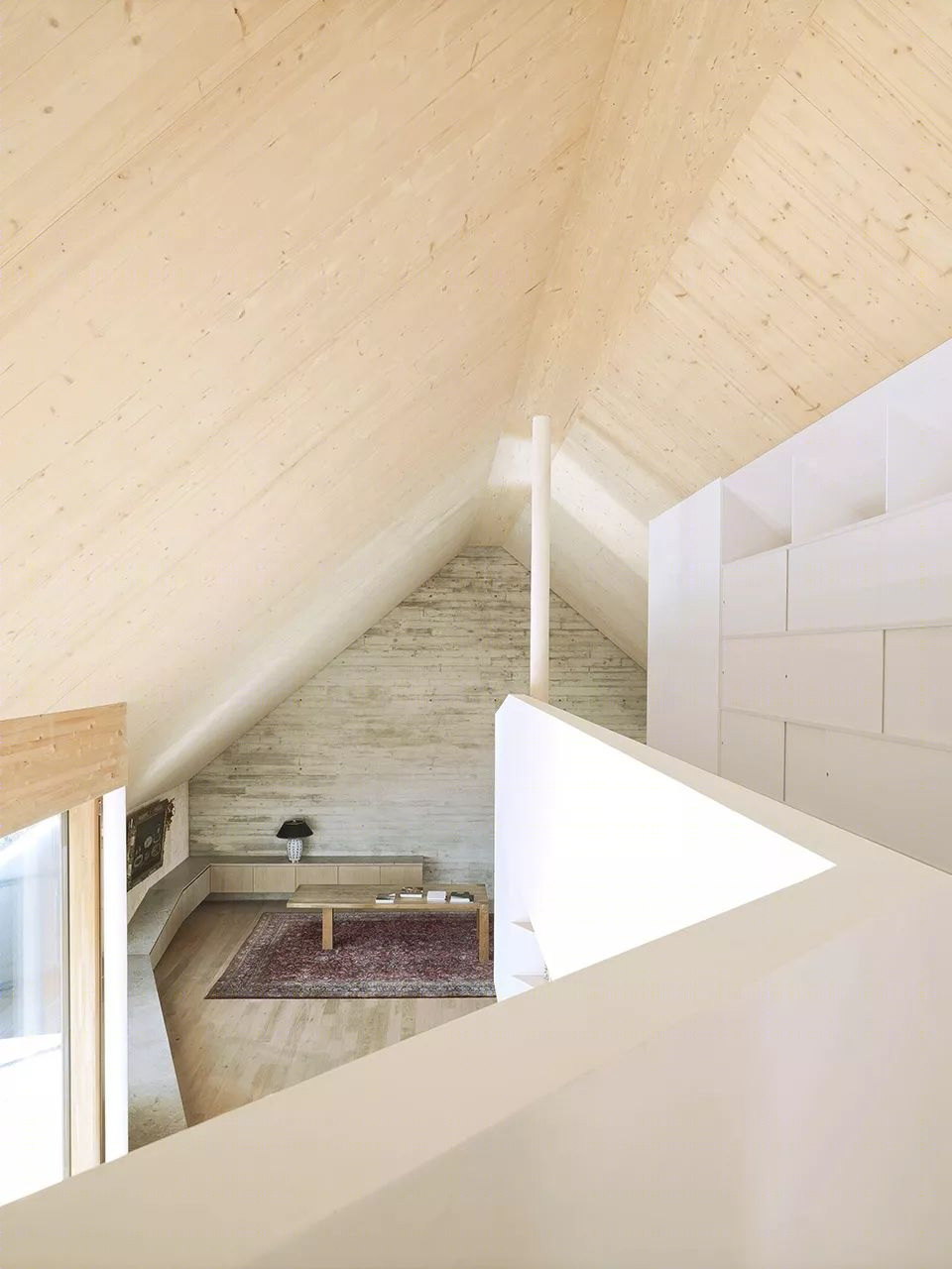 慕尼黑 R11 屋顶加建住宅 | 木结构编织室内外空间-20