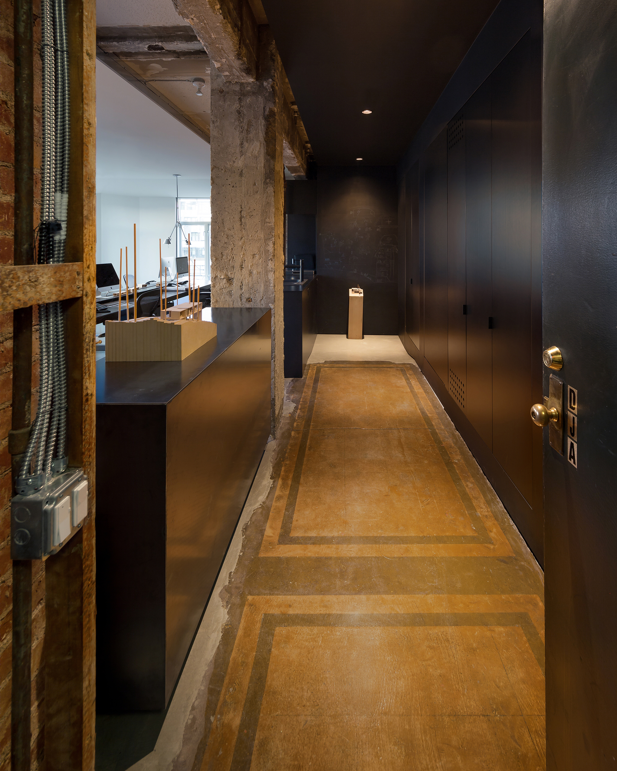 百年空间中的雕塑光之舱——D'Arcy Jones Architects 工作室设计-9