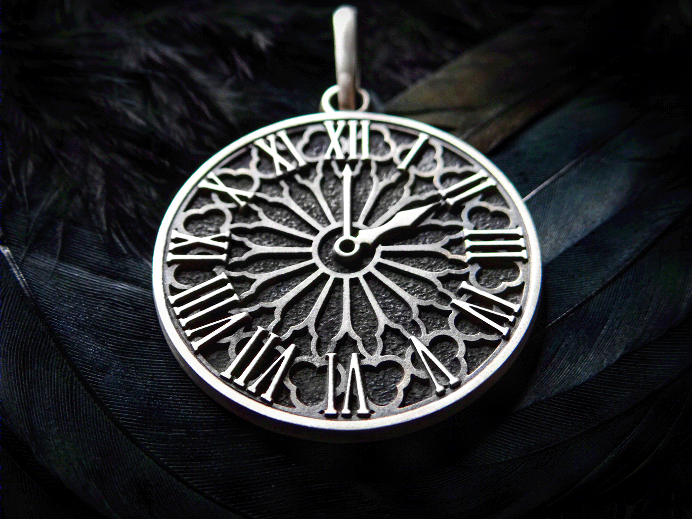 Memorable gothic pendant-2