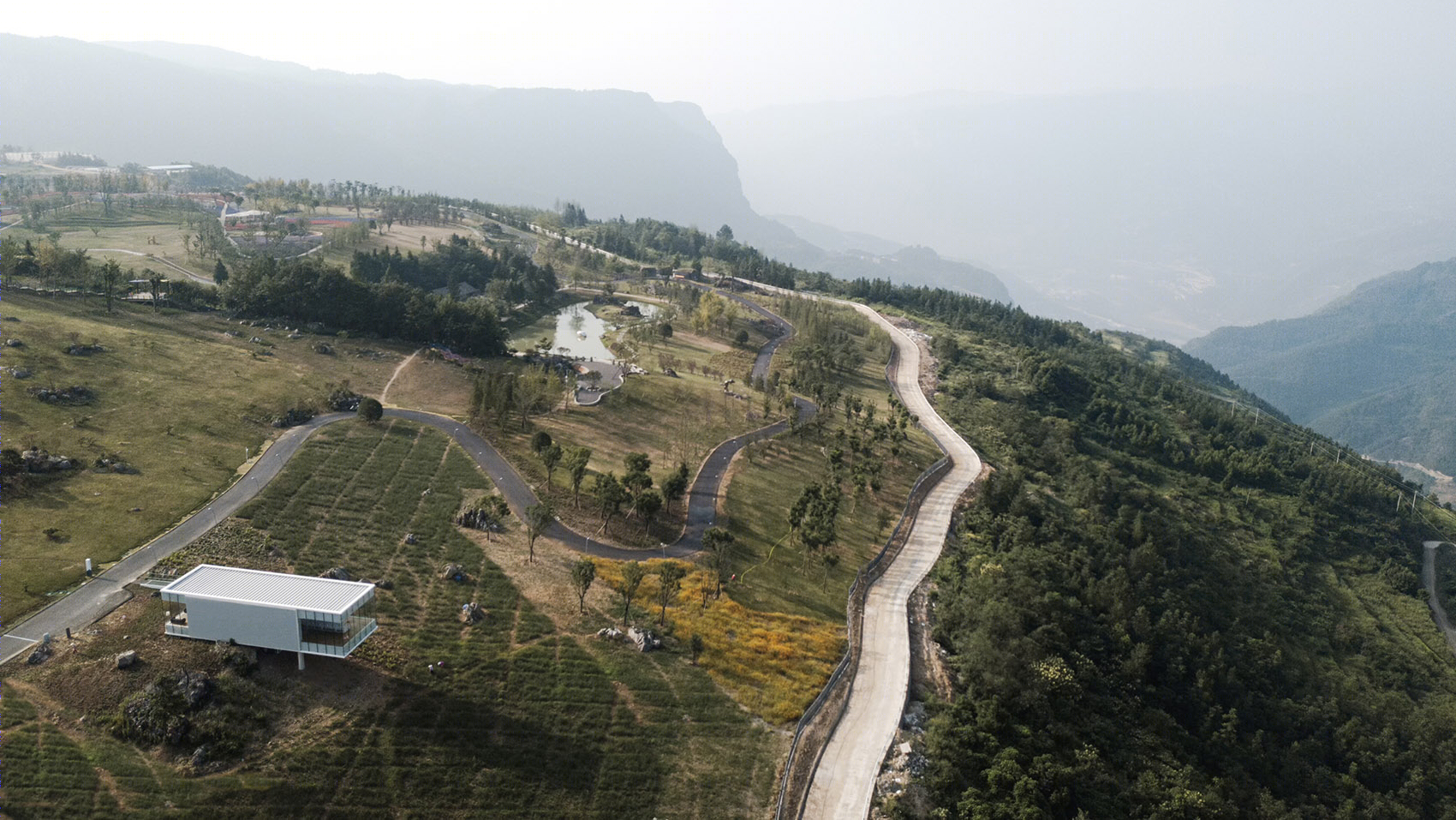 重庆“漂浮岛屿”餐厅丨C+ Architects-14