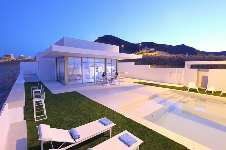 西班牙马扎隆镇悬臂式门廊住宅-34