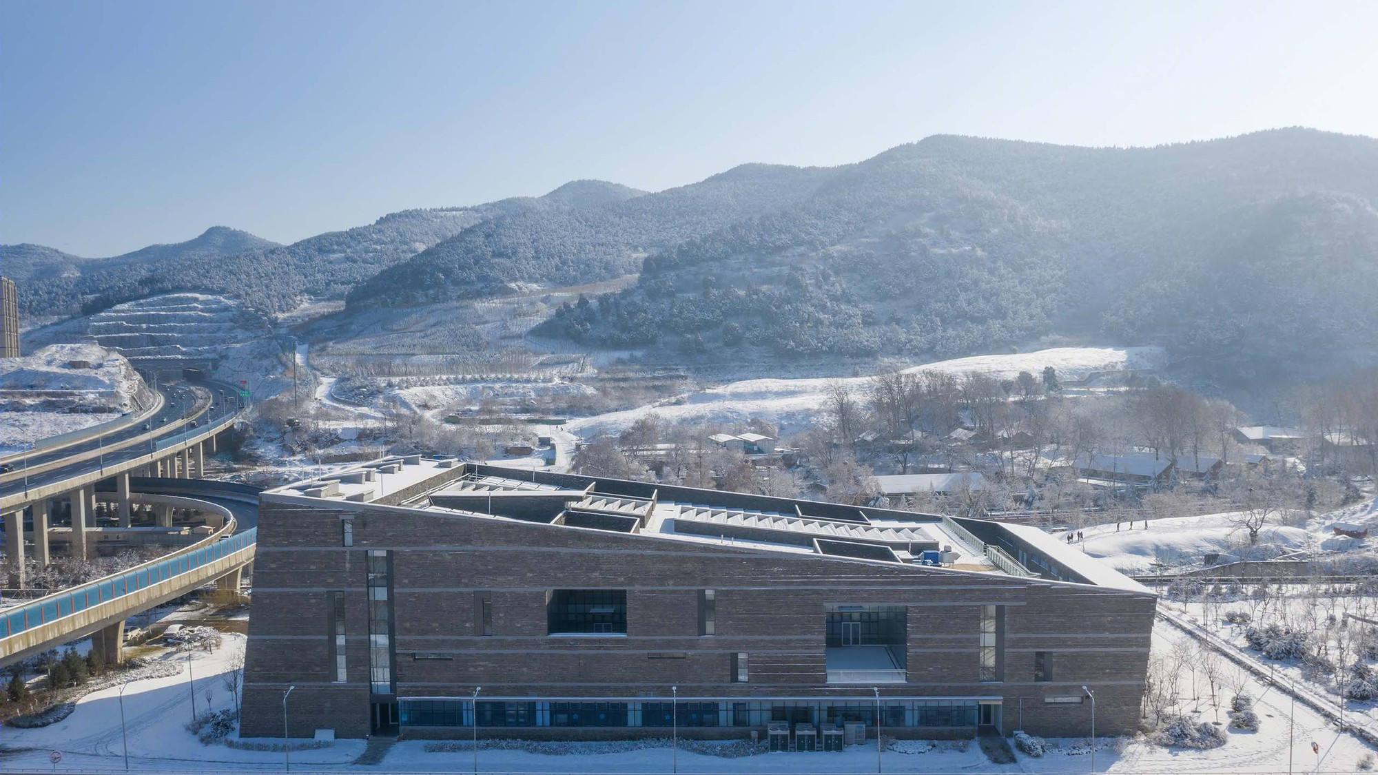 济南龙洞停车多功能建筑-18