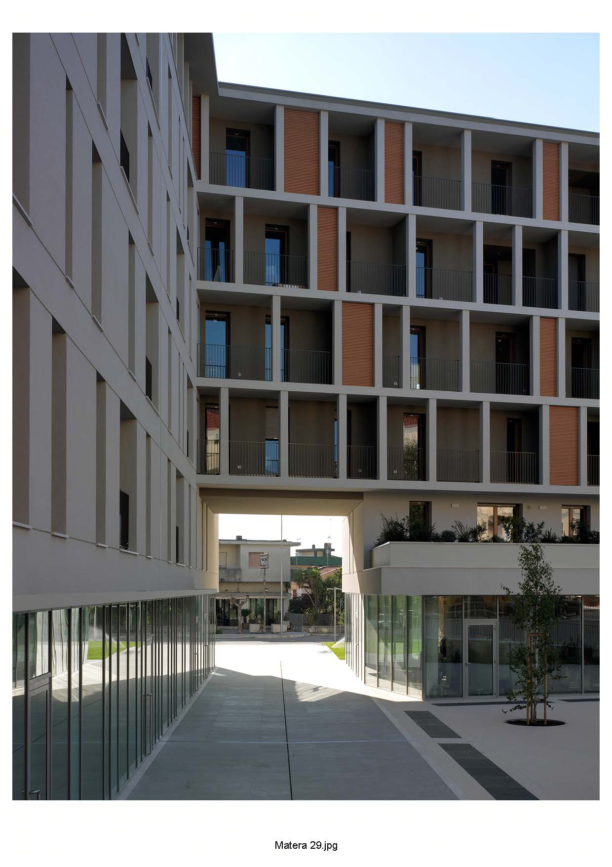 Complesso residenziale e commerciale in via Dante a Matera-11