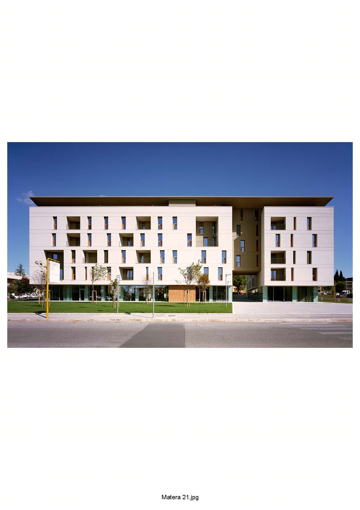 Complesso residenziale e commerciale in via Dante a Matera-10