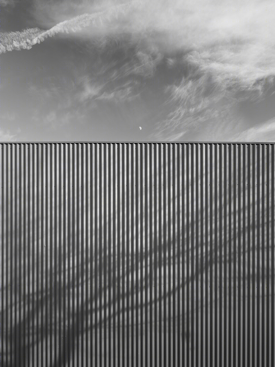 波纹板包裹的葡萄牙消防员总部大楼扩建-45