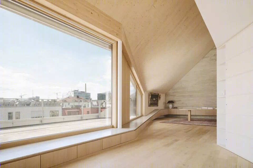 慕尼黑 R11 屋顶加建住宅 | 木结构编织室内外空间-24