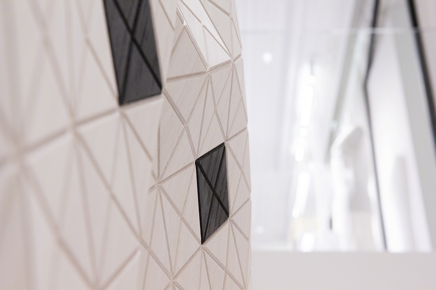 米兰 Maison Margiela 精品店,木皮与历史元素的完美融合-12