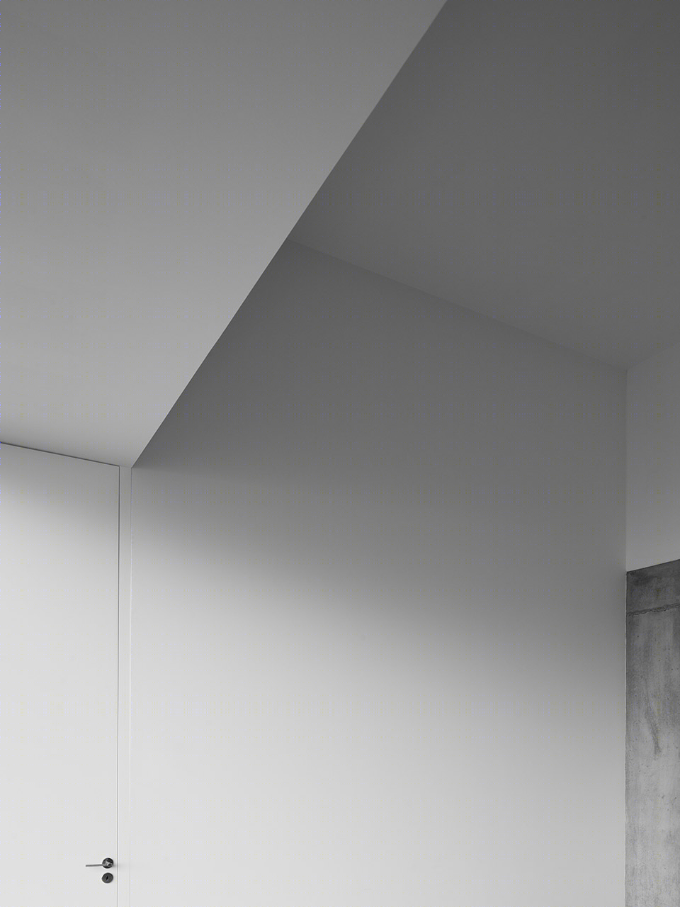 波纹板包裹的葡萄牙消防员总部大楼扩建-58