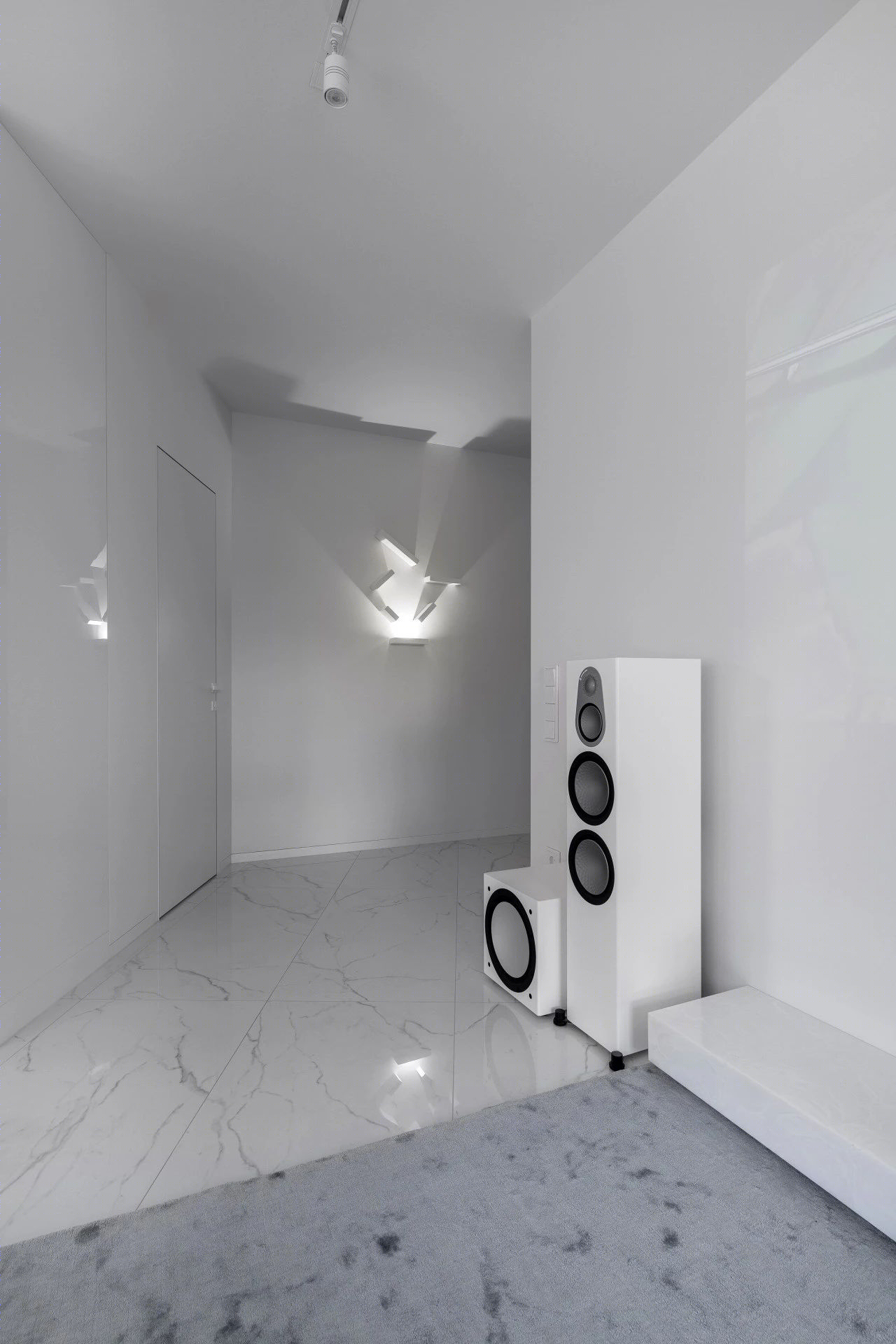 黑白灰简约设计打造宁静空间丨Nelly Prodan-3