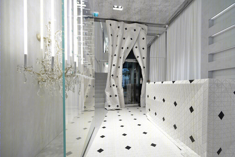 米兰 Maison Margiela 精品店,木皮与历史元素的完美融合-21