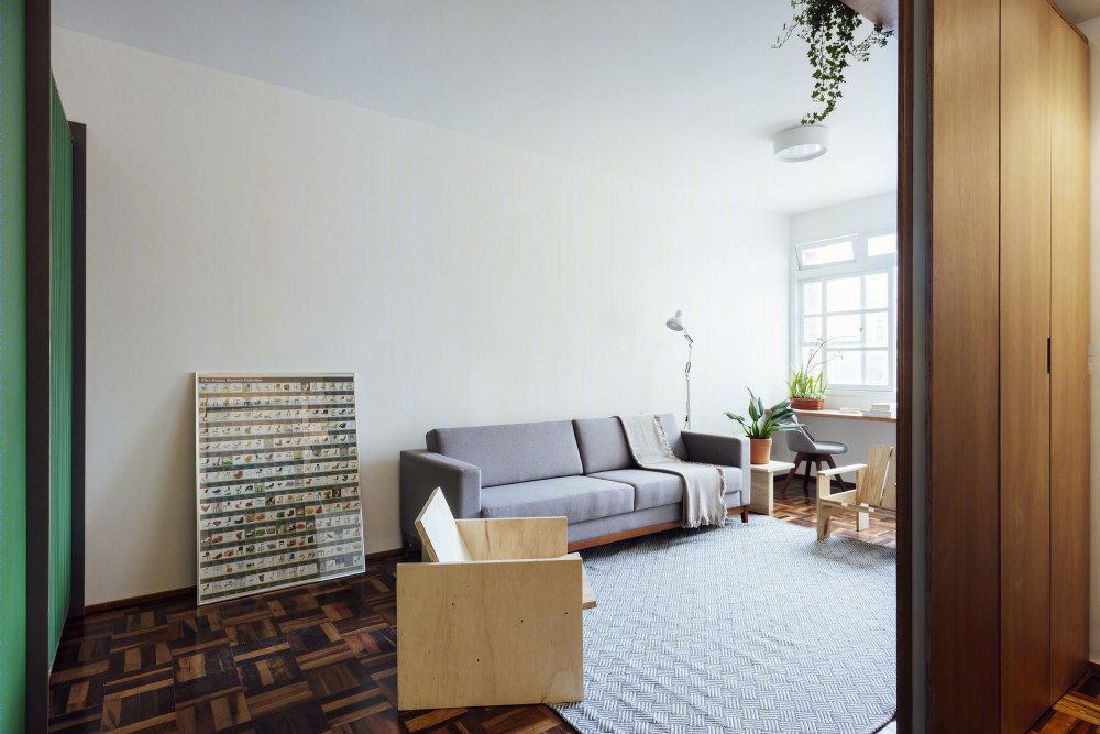 巴西小公寓极致利用,历史建筑中的现代简约生活-21