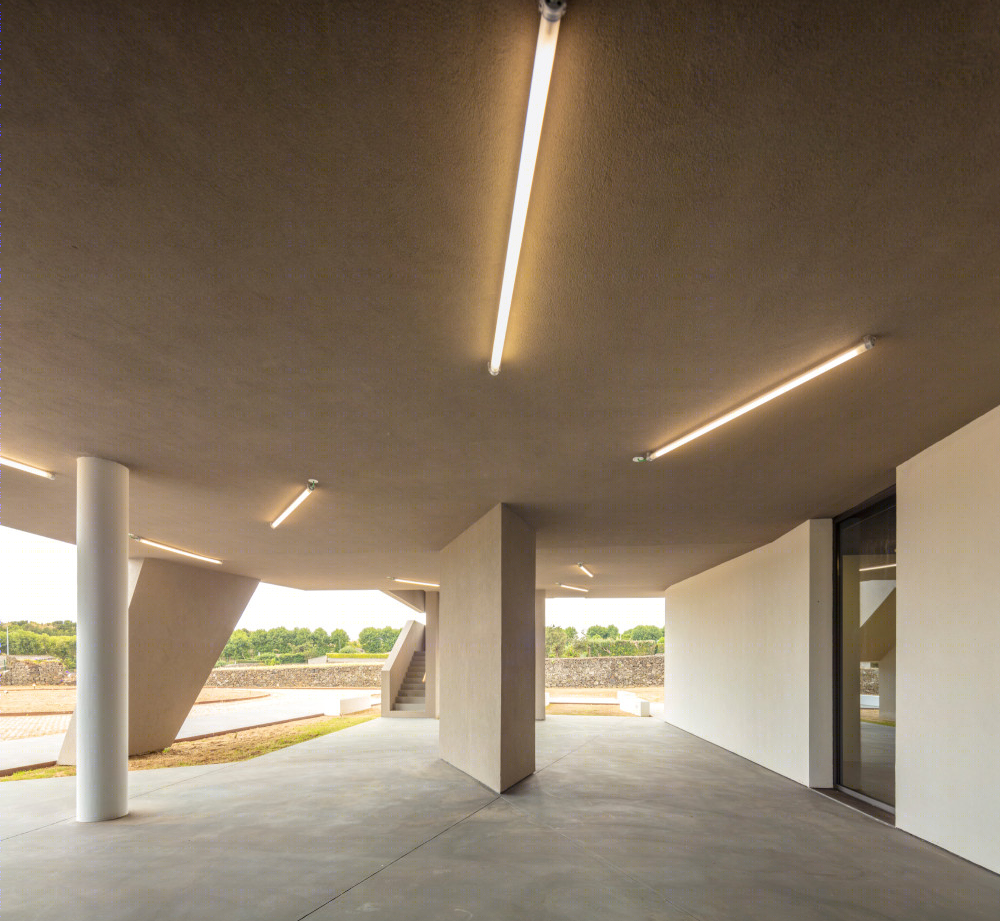 葡萄牙驿站中心 · 多功能社区建筑-96