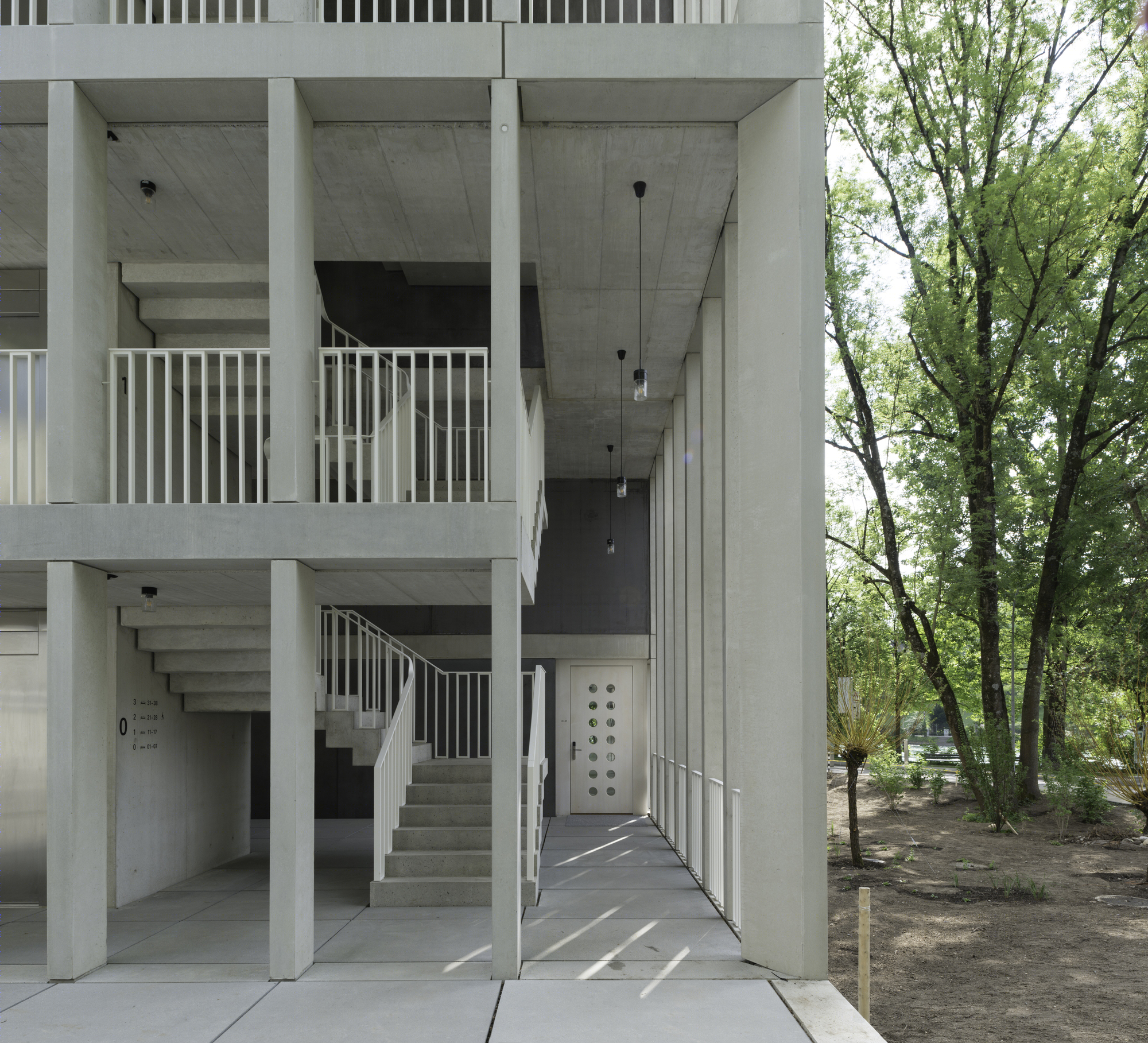 伯尔尼青年旅舍翻新与扩建,融入历史建筑群的现代化新翼-5