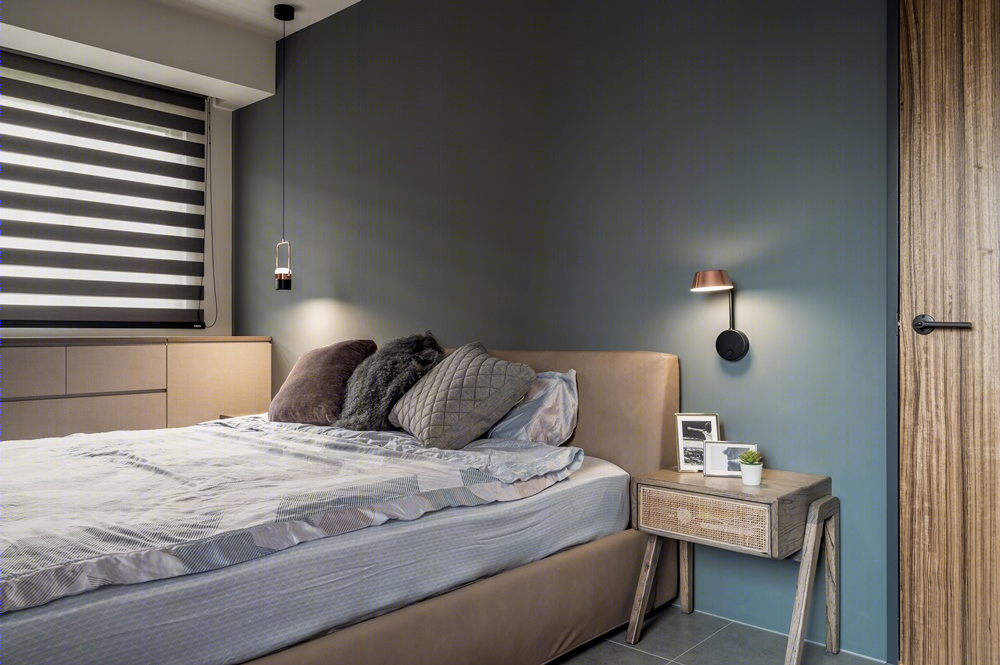 原木温馨灰色调现代住宅-12