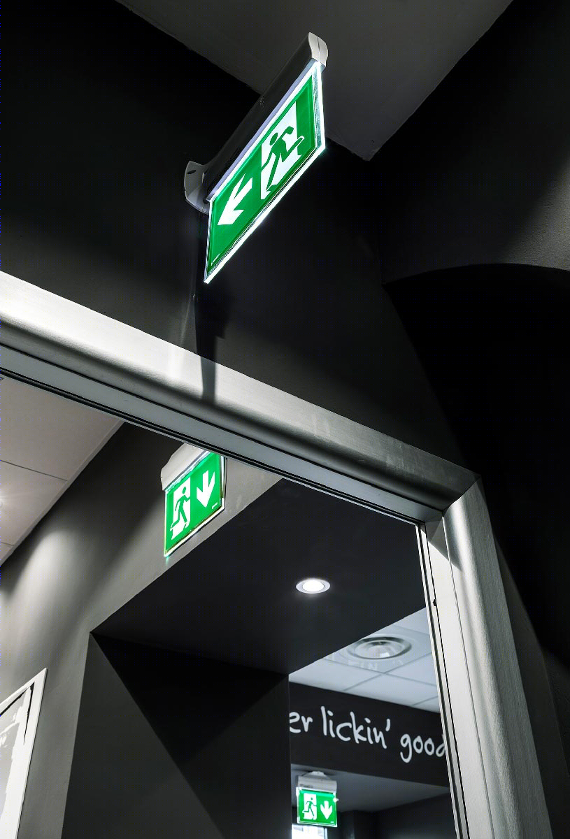罗马 KFC 快餐店照明设计丨意大利罗马-13