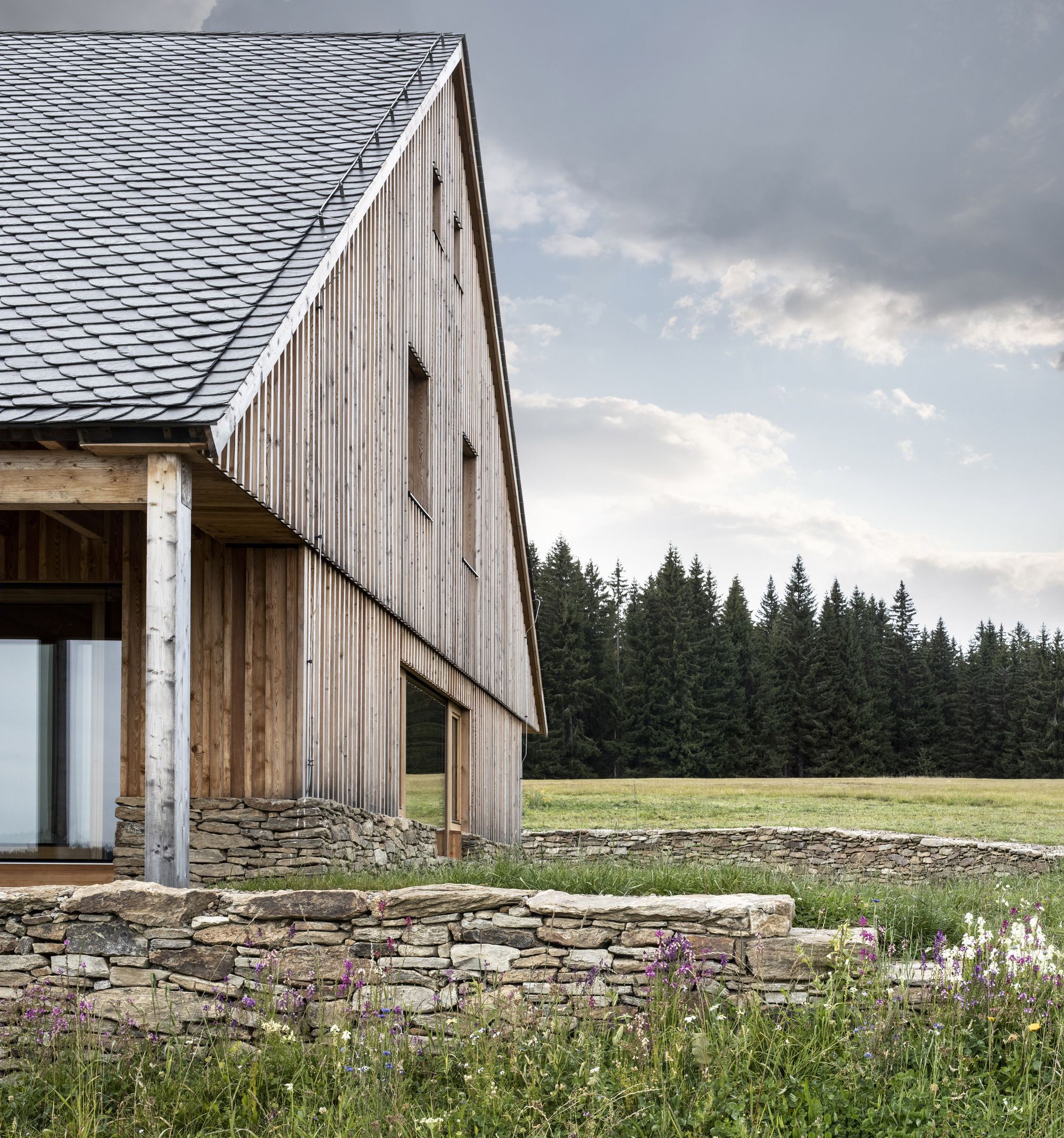triarchitekti 丨别墅建筑丨 Mountain Chalet in the Šumava National Park-11