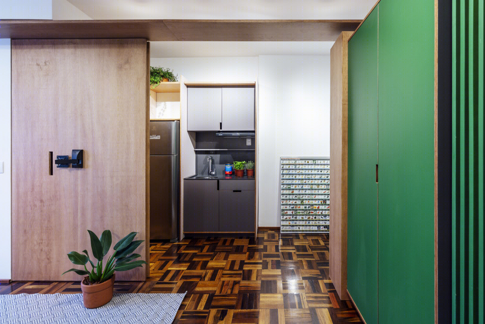 巴西小公寓极致利用,历史建筑中的现代简约生活-27