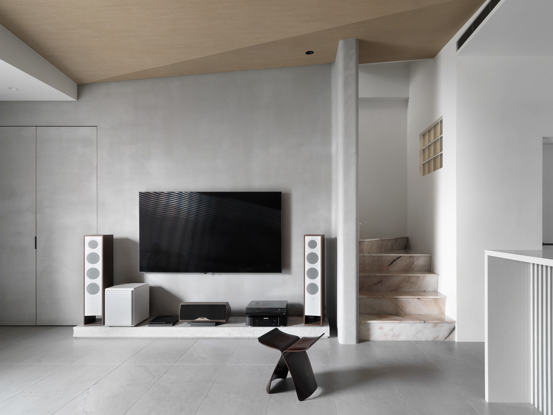 简约水泥色住宅丨十幸制作-6