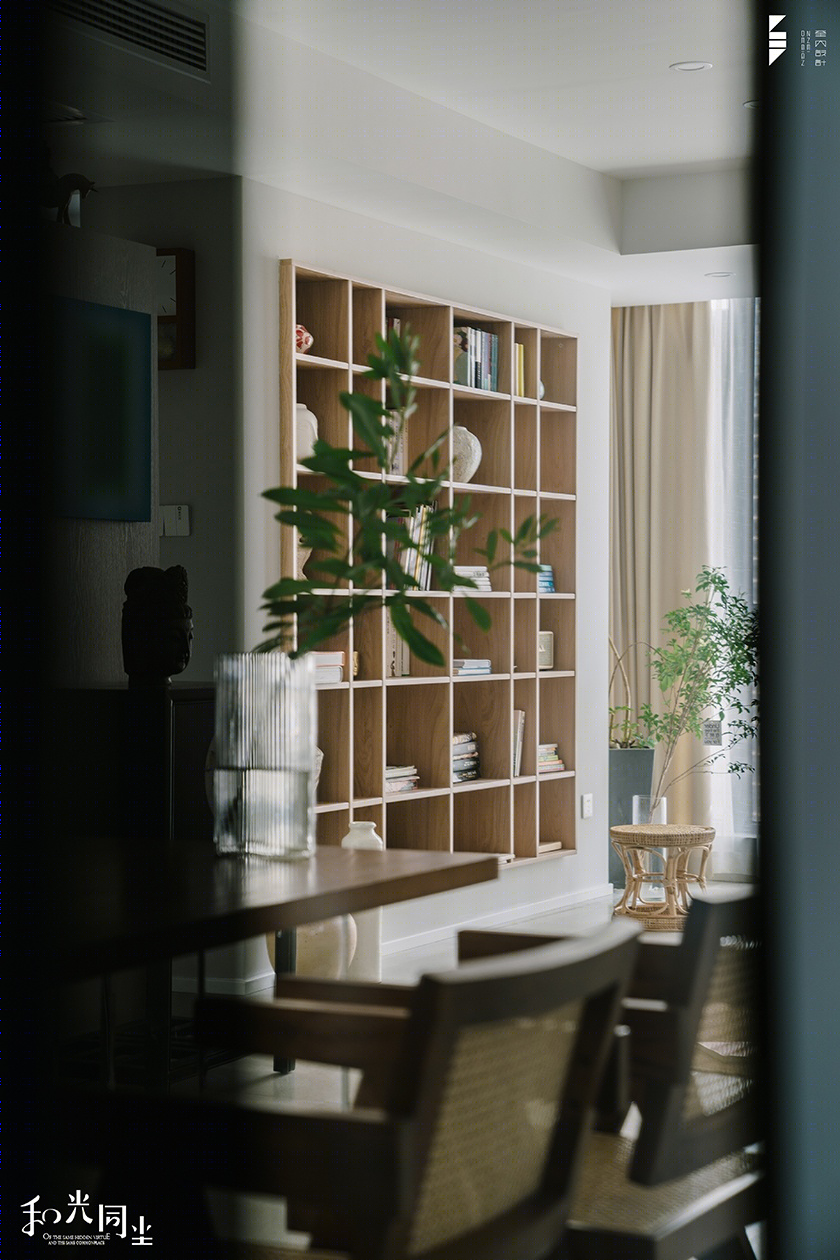 现代混搭平层设计，解决洗漱难题-8