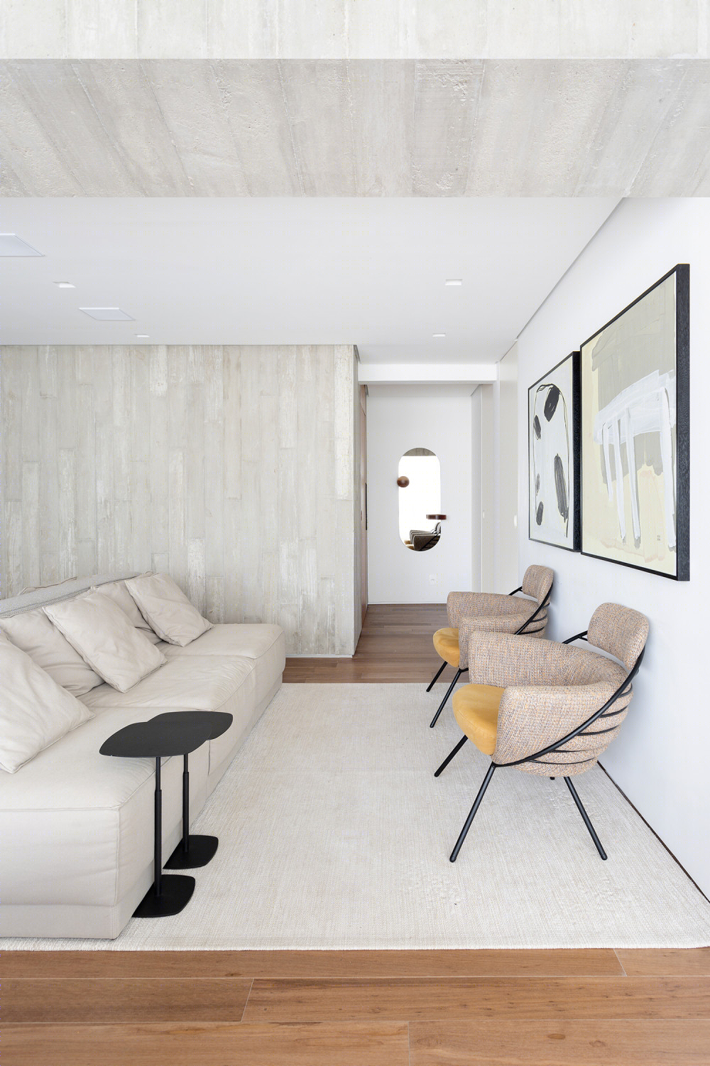 巴西现代简约公寓 | 社交大厅与私密空间的完美整合-13