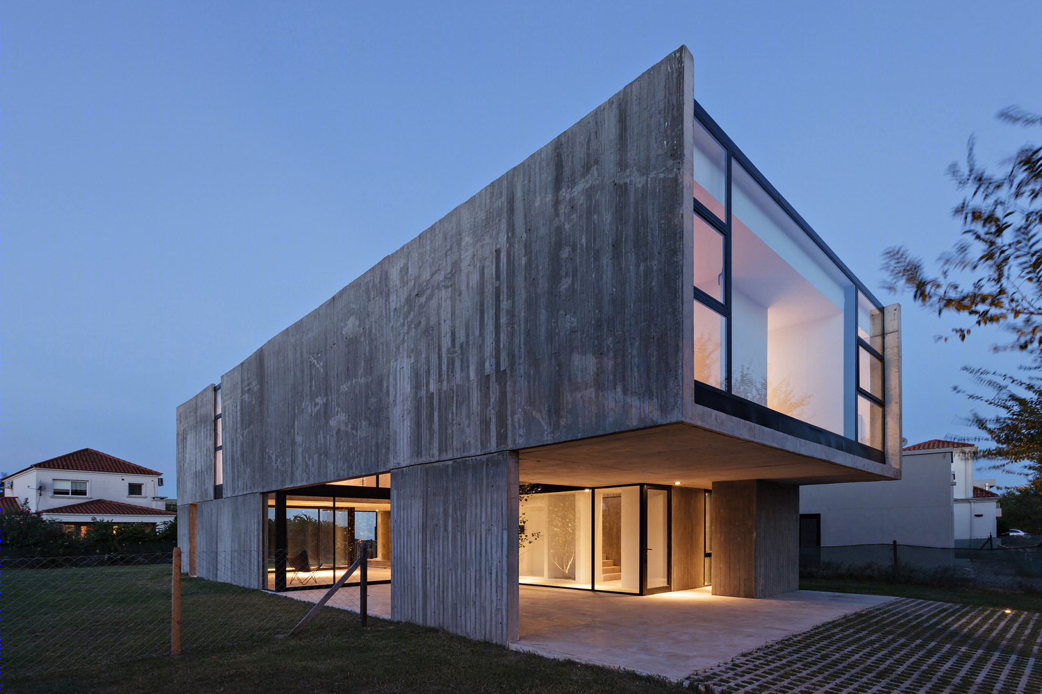 阿根廷“House in La Comarca”融入自然，打造开放式家庭空间-24