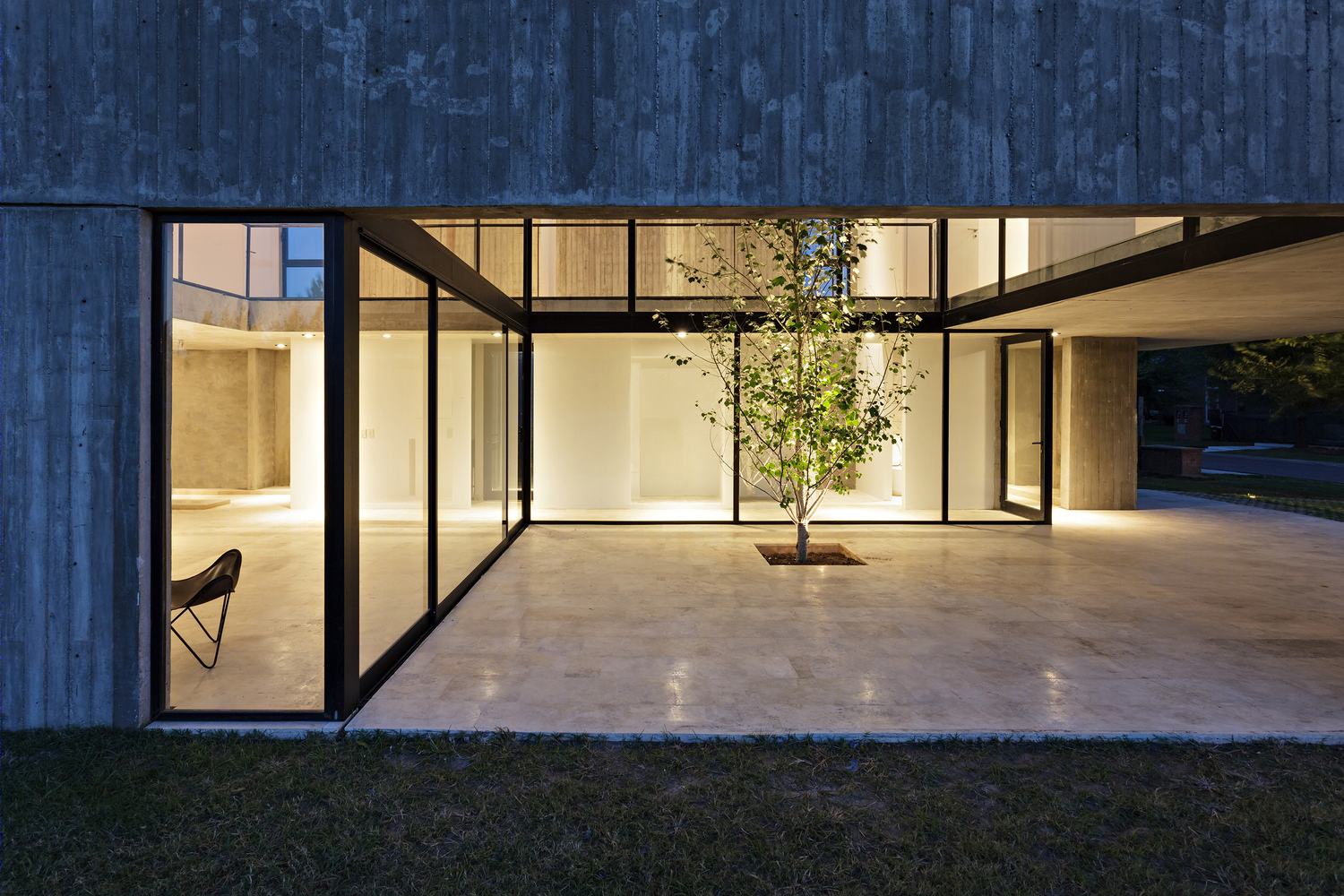 阿根廷“House in La Comarca”融入自然，打造开放式家庭空间-27