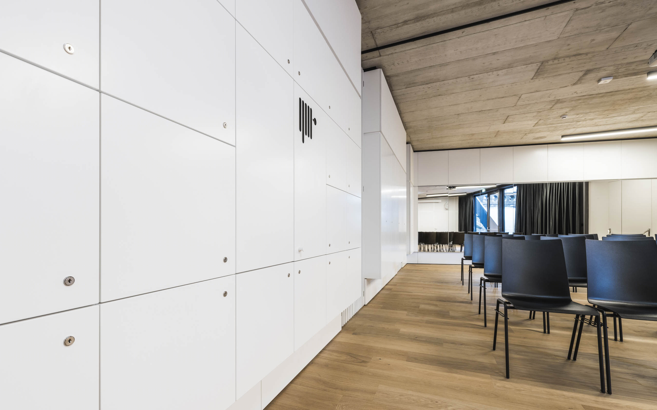 Astra 影院变身青年文化中心丨意大利-9