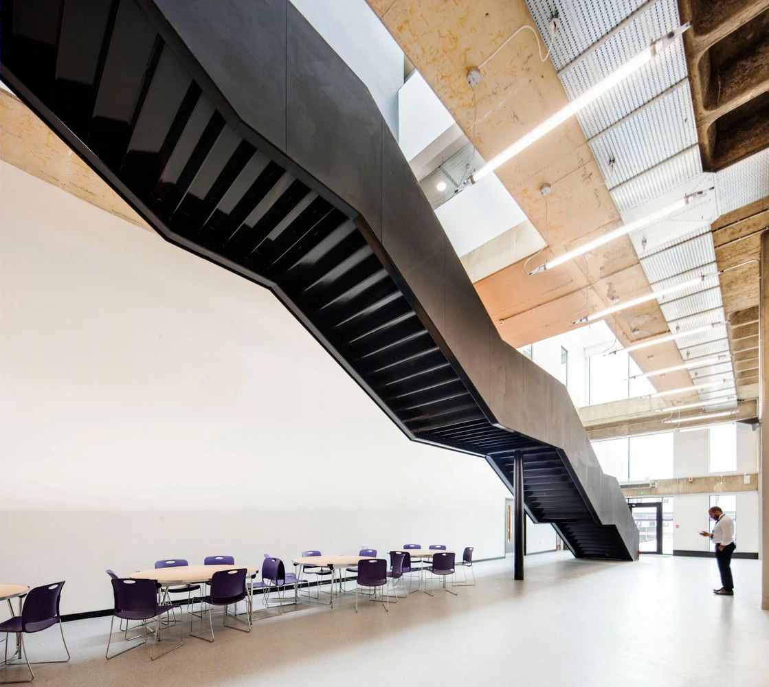 楼梯之美的空间魔法-17