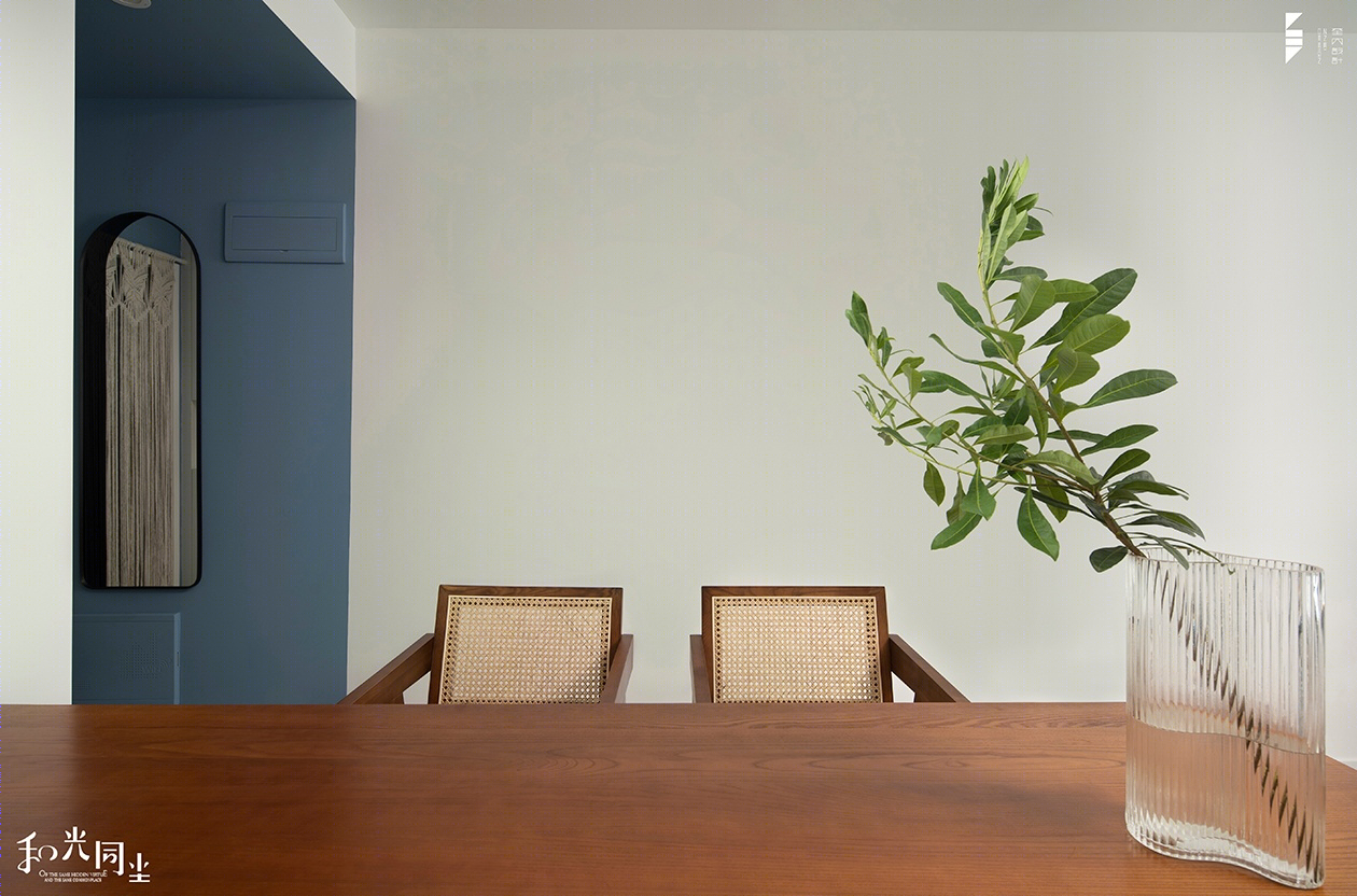 现代混搭平层设计，解决洗漱难题-18