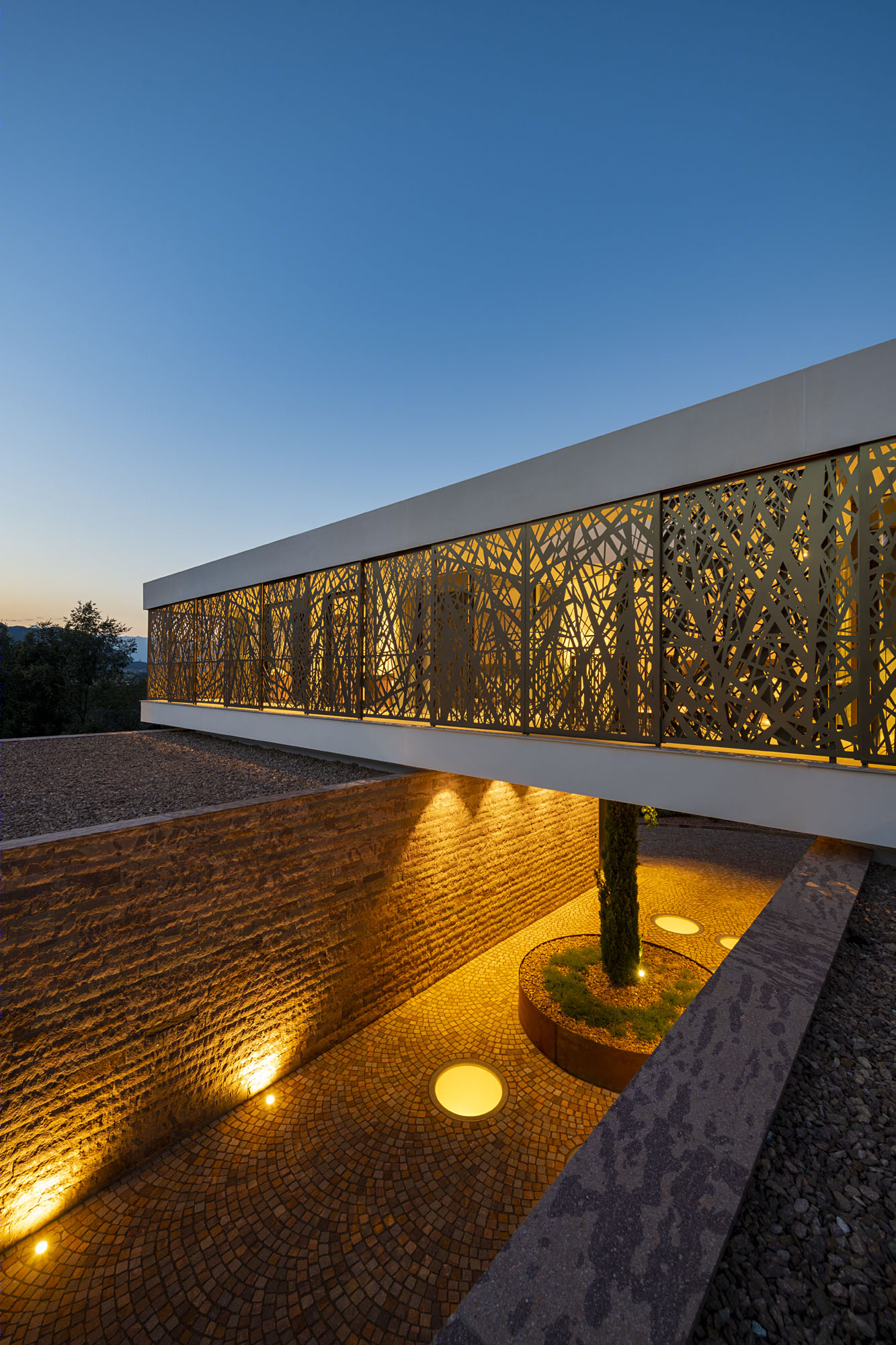 三世代共享家园 · House P2 绿色线性景观别墅丨monovolume architecture + design-23