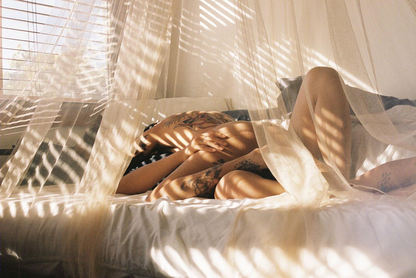 彩虹之家的挑战 | LGBTQ+摄影师如何通过“选择家庭”打破传统-33