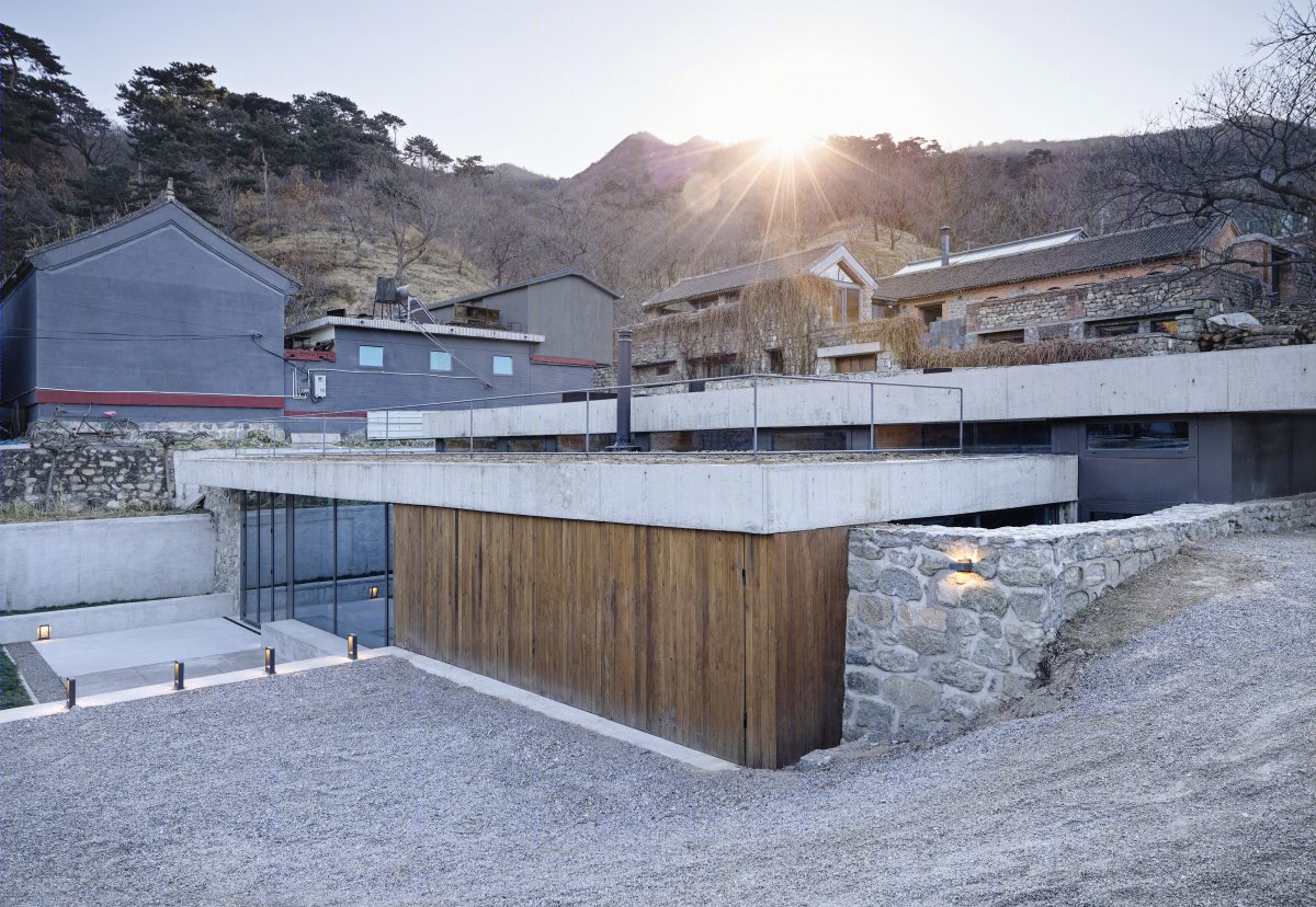长城脚下旧仓库变宜居新住宅-22