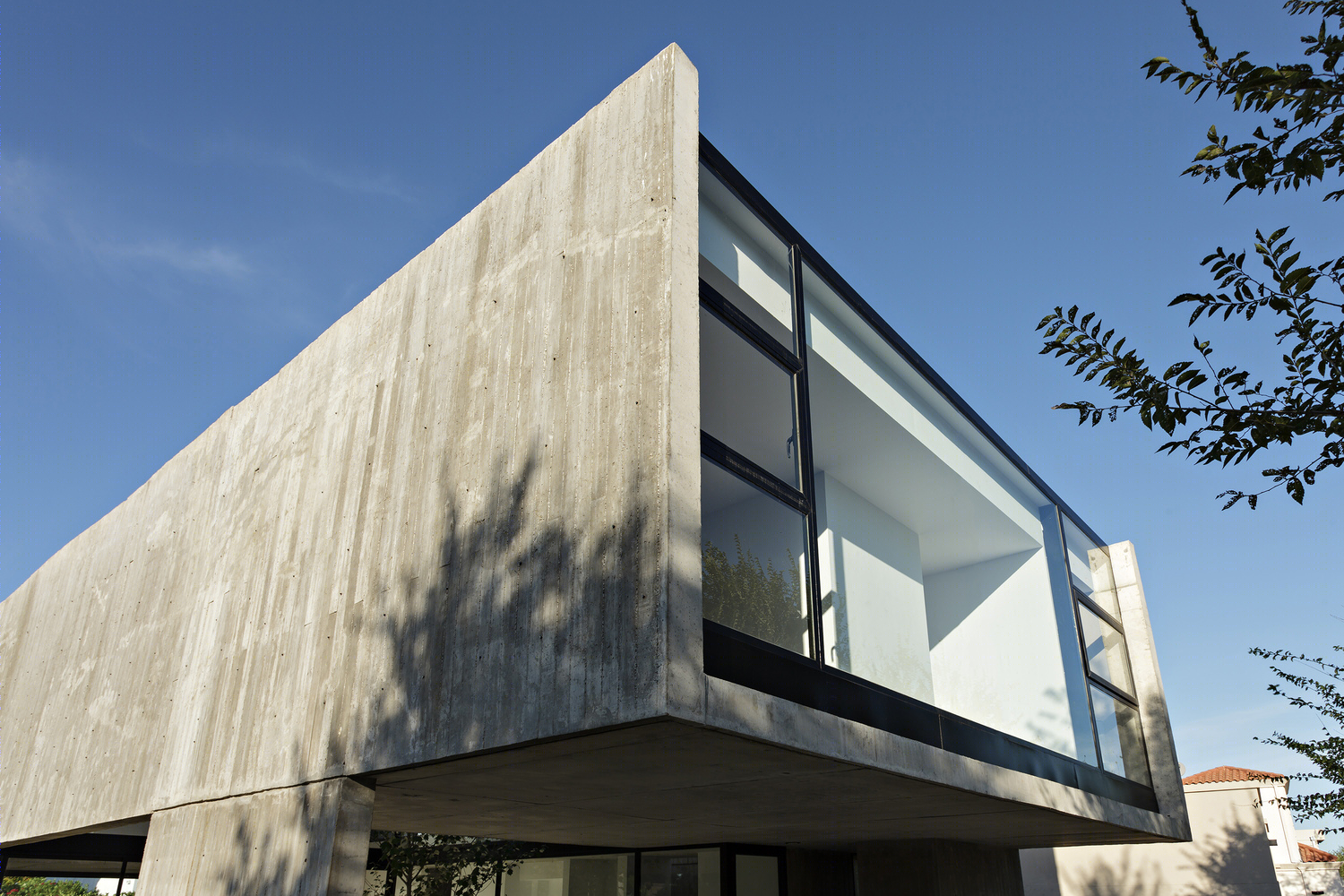 阿根廷“House in La Comarca”融入自然,打造开放式家庭空间-33
