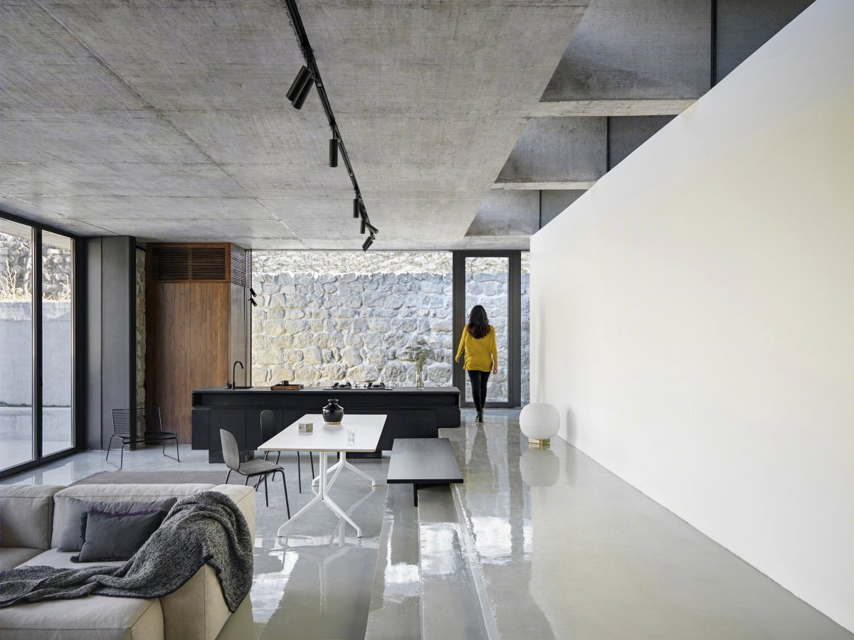 长城脚下旧仓库变宜居新住宅-25