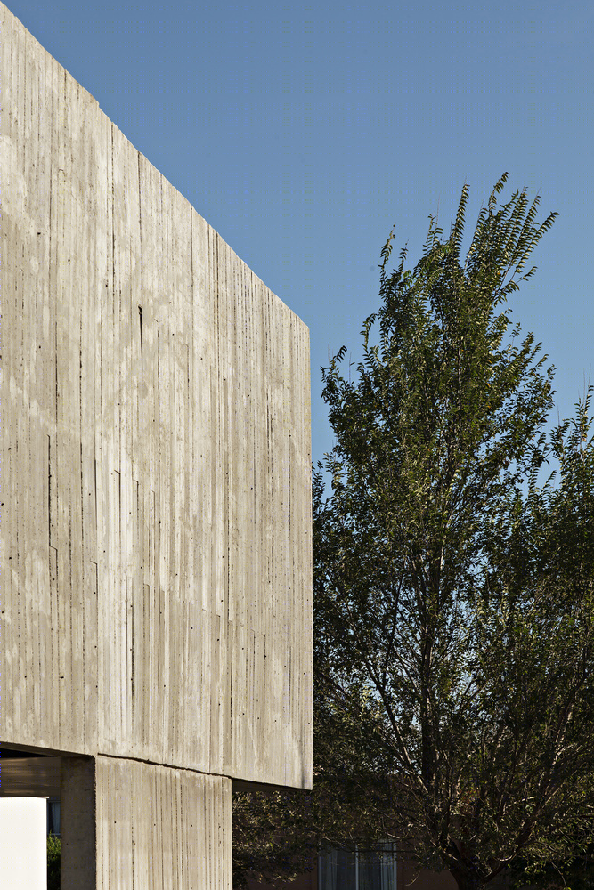 阿根廷“House in La Comarca”融入自然，打造开放式家庭空间-40