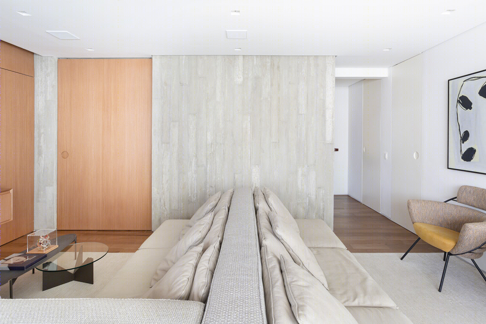 巴西现代简约公寓 | 社交大厅与私密空间的完美整合-25