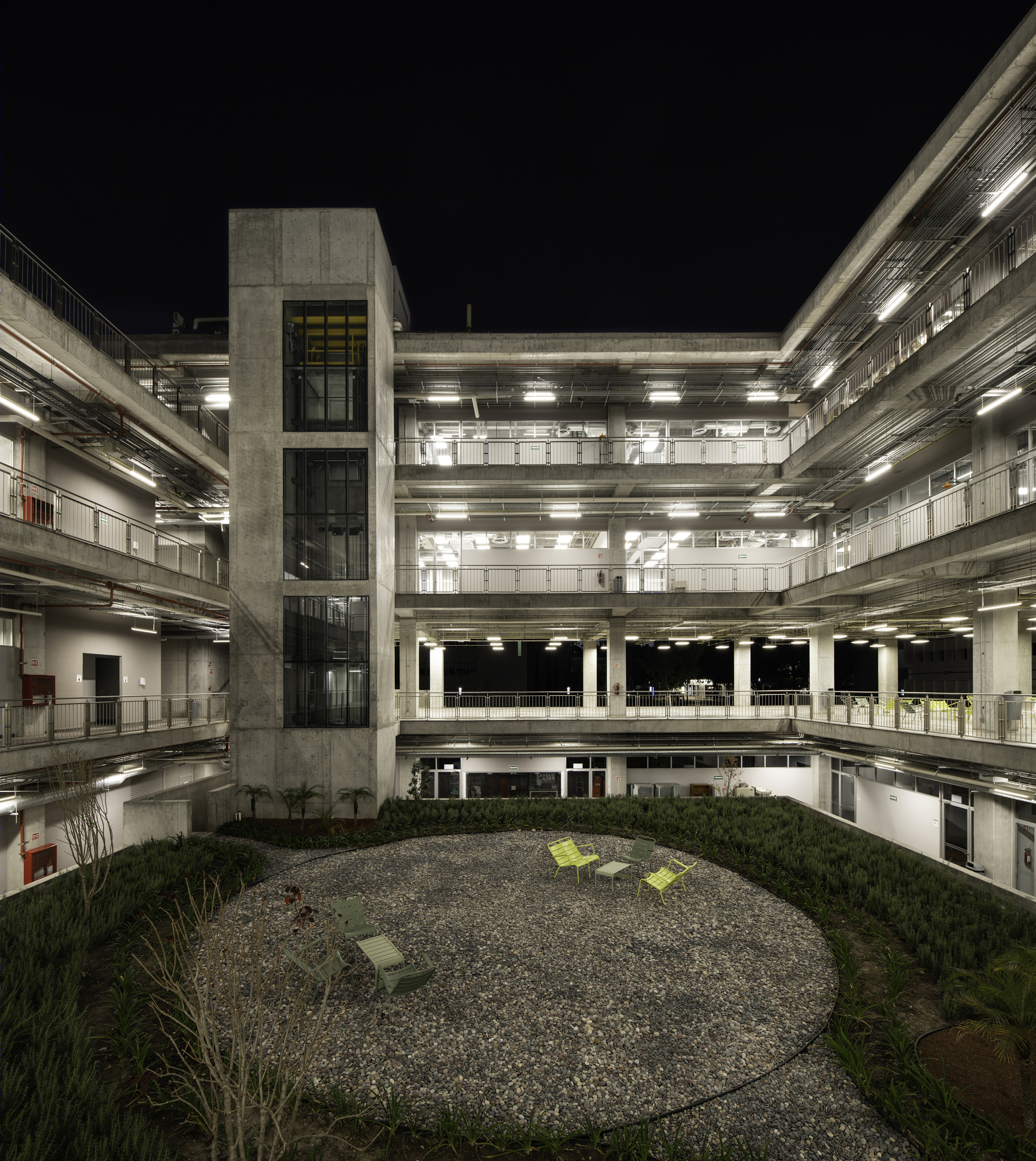 科技校园里的生物工程研究中心-15