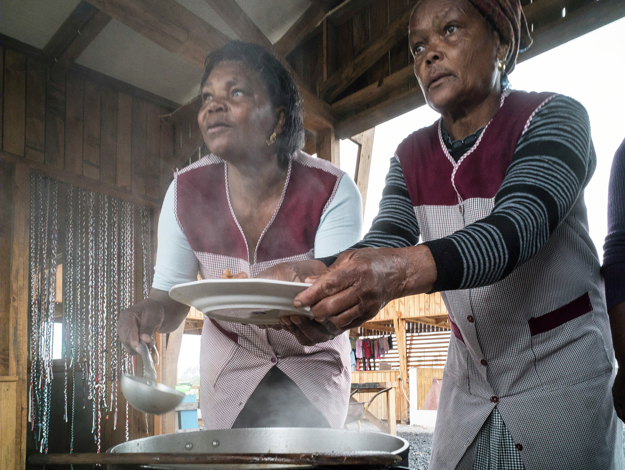 悬崖之上的共享厨房——葡萄牙 Terras da Costa 社区改善计划-25