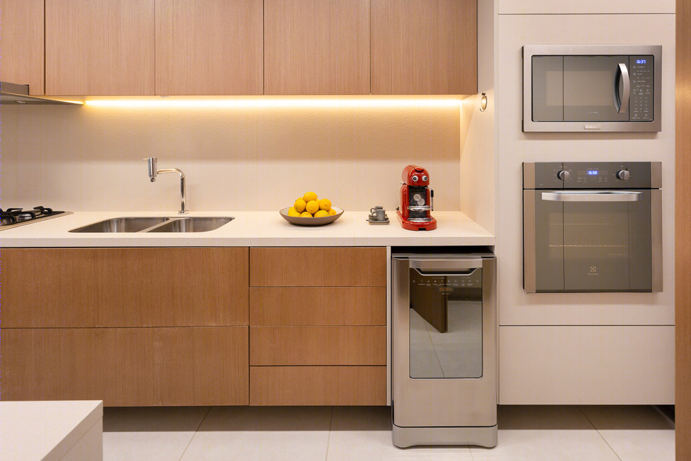 巴西现代简约公寓 | 社交大厅与私密空间的完美整合-32