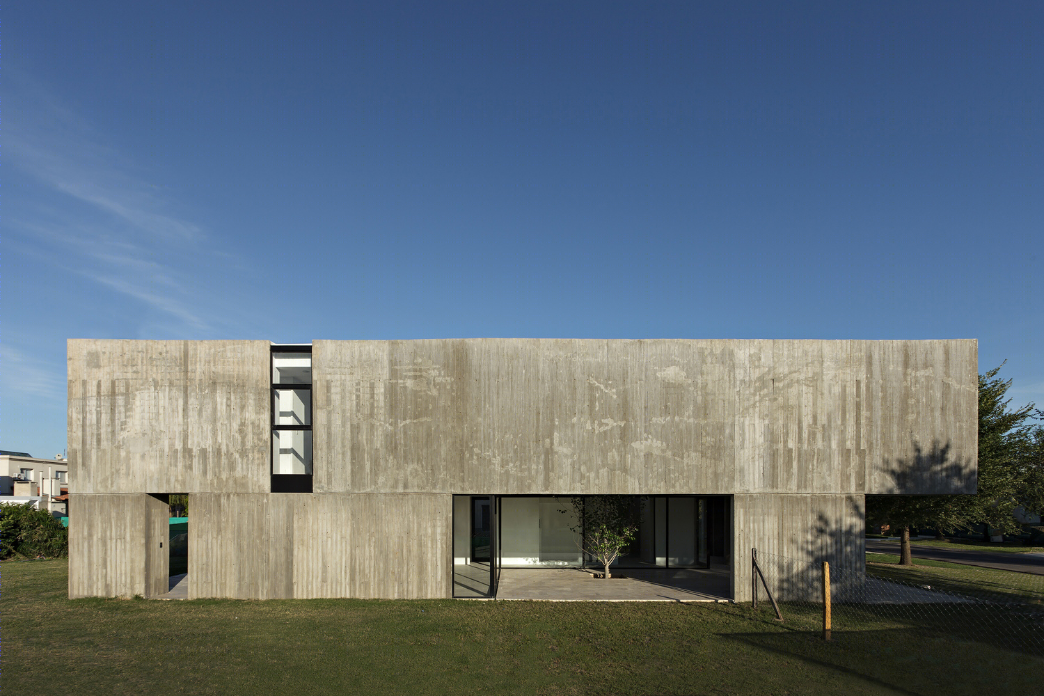 阿根廷“House in La Comarca”融入自然，打造开放式家庭空间-51