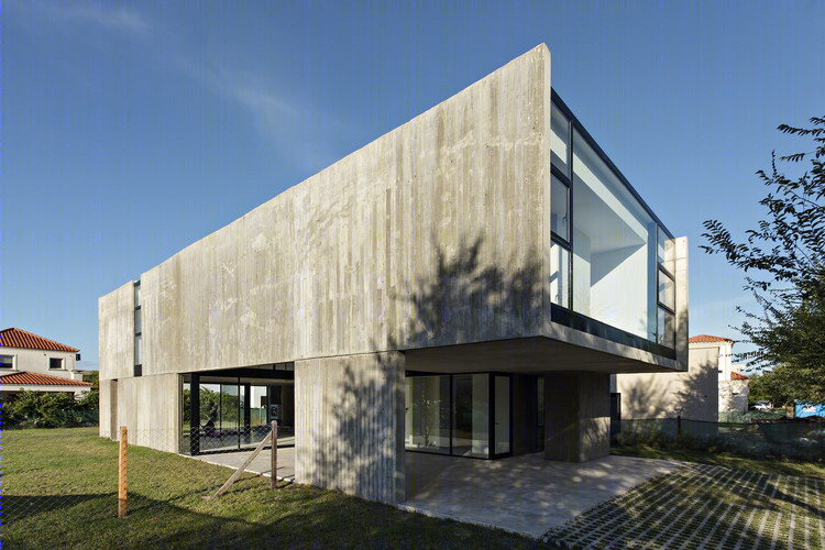 阿根廷“House in La Comarca”融入自然，打造开放式家庭空间-53