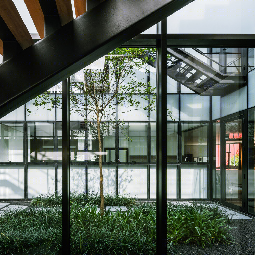 巴西休达街别墅 | 家庭生活的温馨重组-37