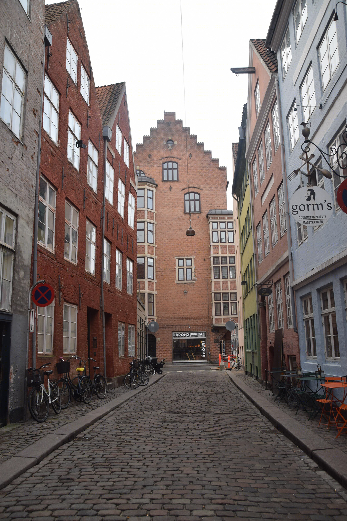 WANDERING ALLEYS-5
