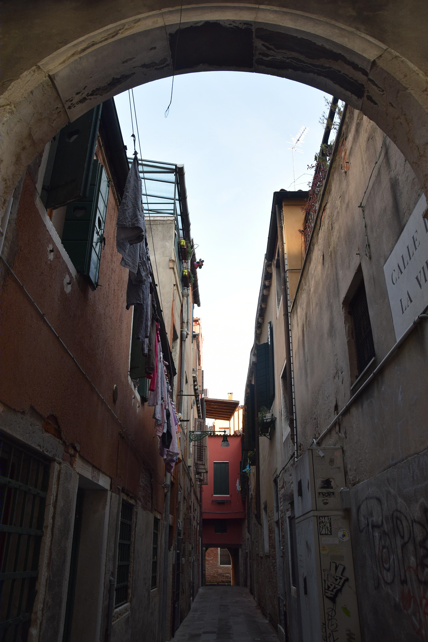 WANDERING ALLEYS-6