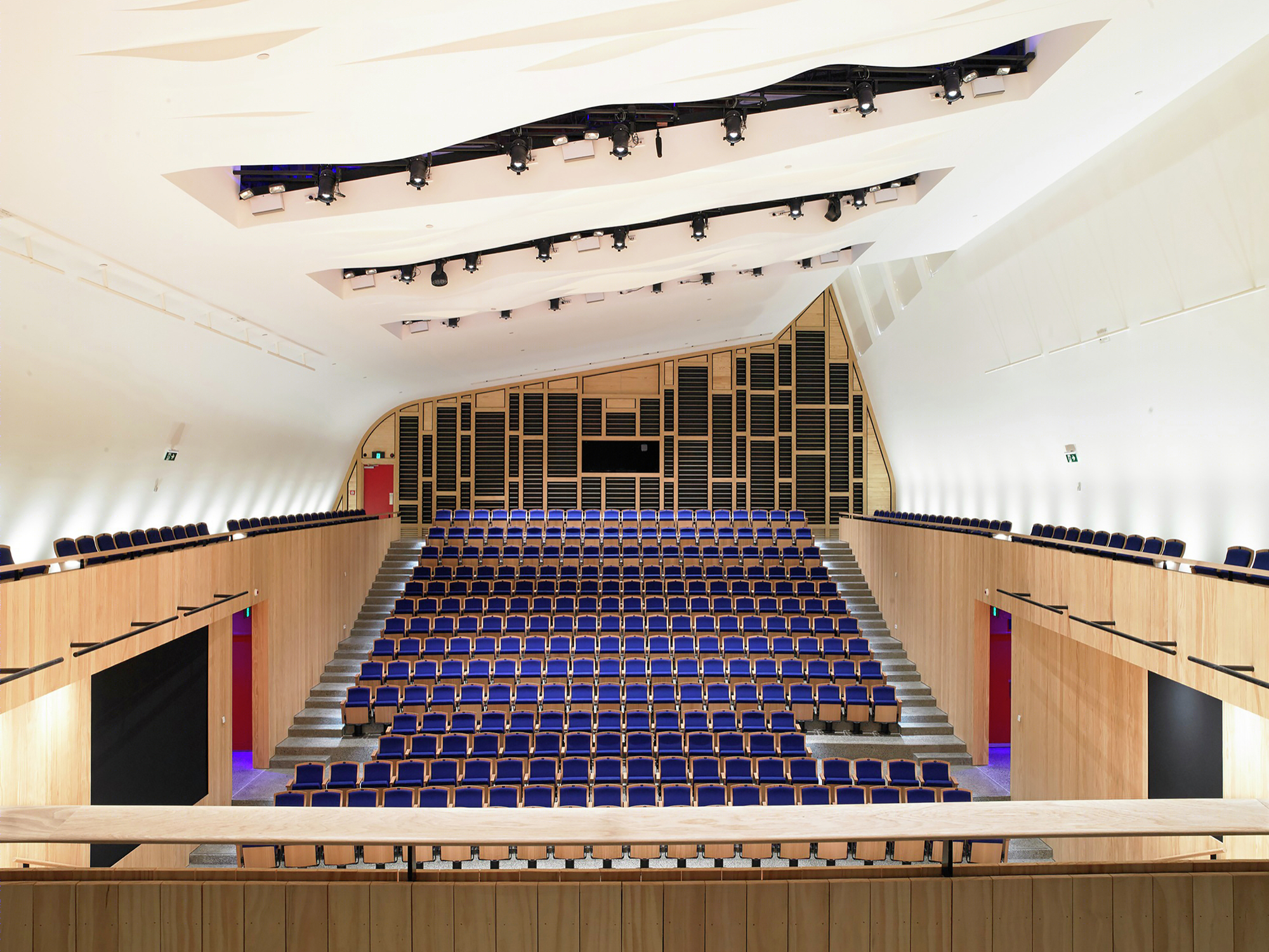 Stevens Lawson Architects丨酒吧丨The Blyth Performing Arts Centre-18