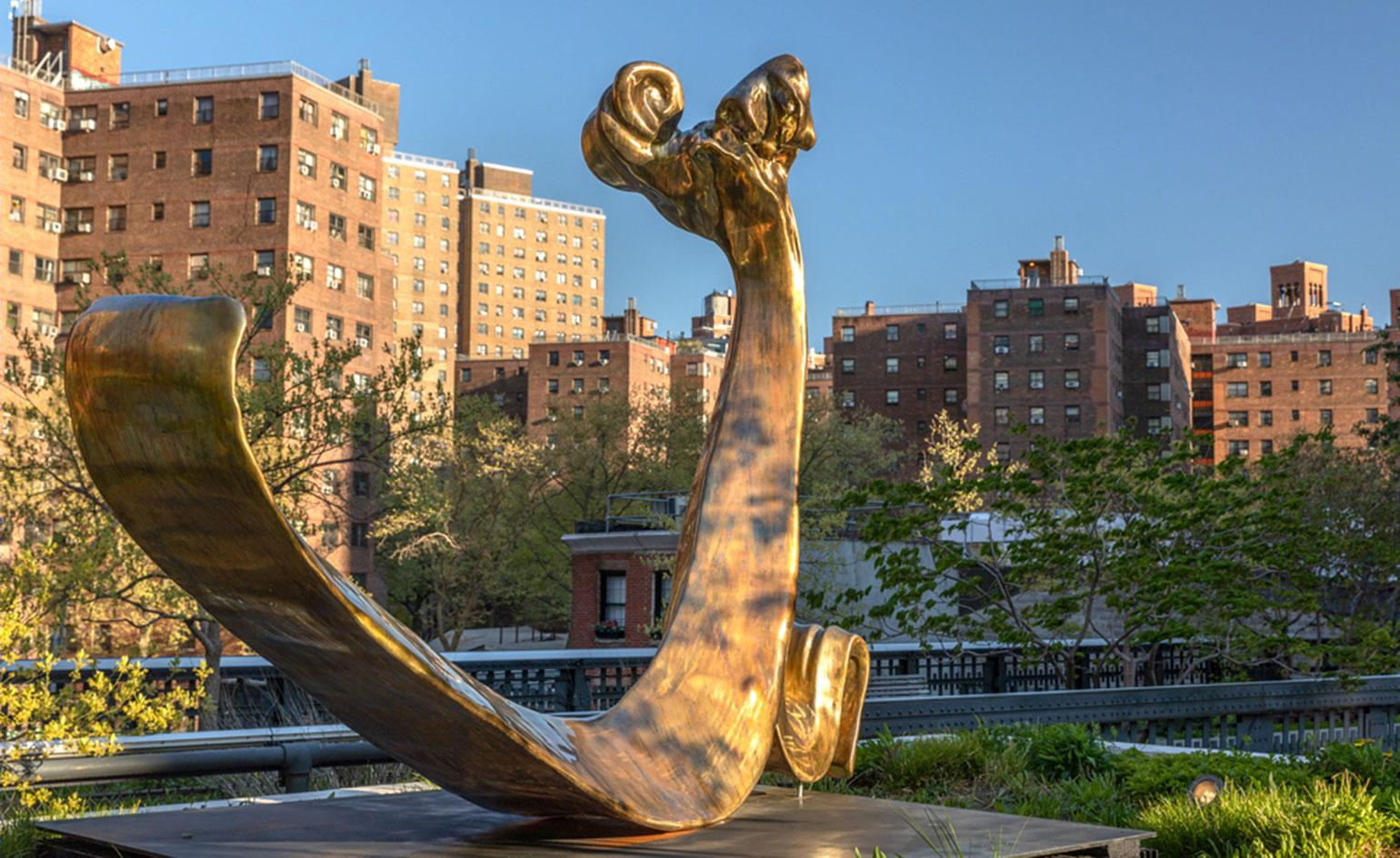 生機盎然的生物形態雕塑 | Alma Allen 的 bronze 奇幻世界-2